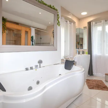 Beautiful In With Sauna Holiday home *